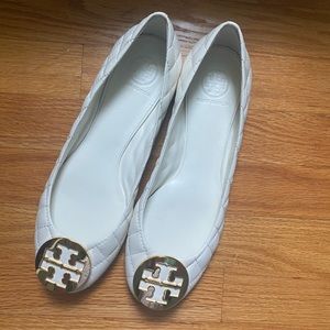 Tory Burch quilted leather flats size 10